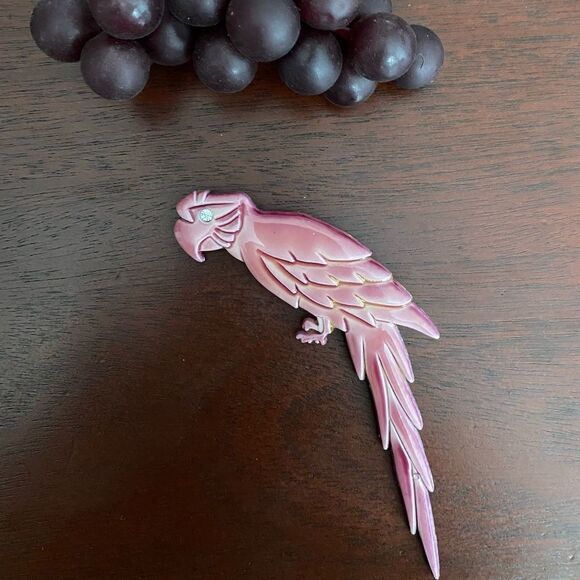 Italian Pink Parrot Brooch – Vintage Glamour with Gemstone Eye - Picture 1 of 6